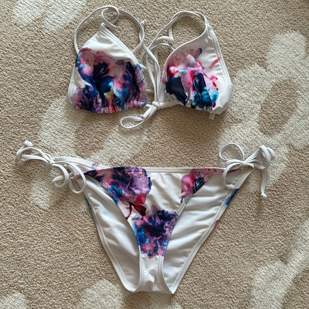 Paper Dolls string bikini set